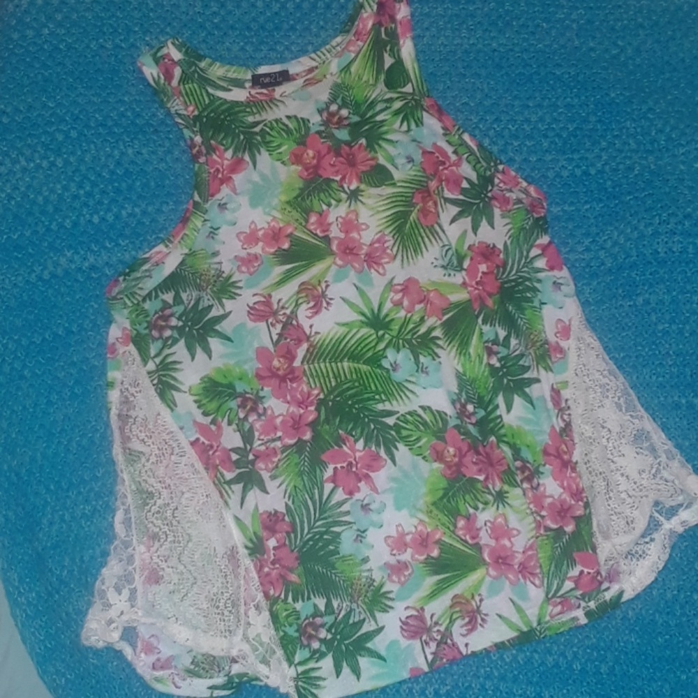 NWOT Rue21 floral lace crochet flowy tank XL